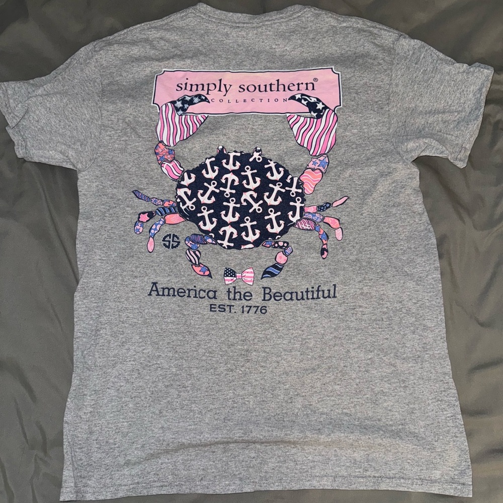 Simply Southern Gray T-Shirt with Crab Design